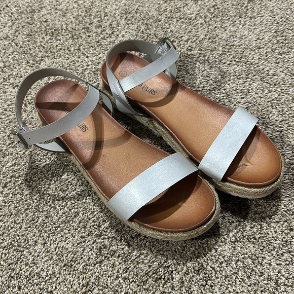 Women’s open toe ankle strap platform wedge sandals - Picture 4 of 11